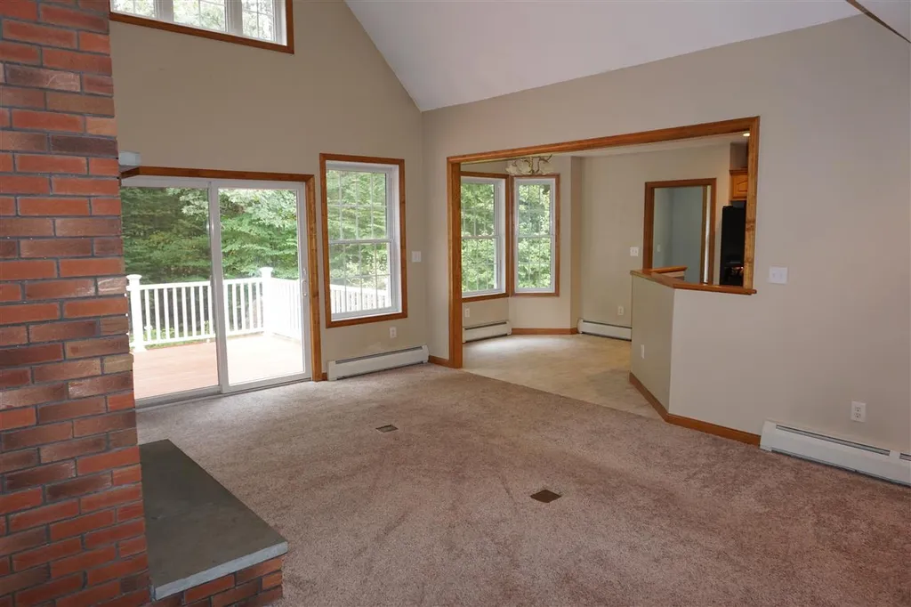 91 Brown Brook Circle Fremont NH 03044