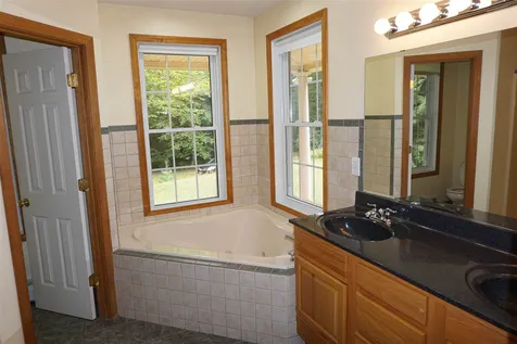 91 Brown Brook Circle Fremont NH 03044