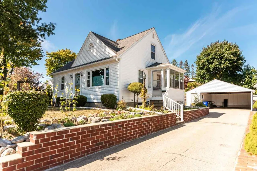 14 Glendale Avenue Manchester NH 03103