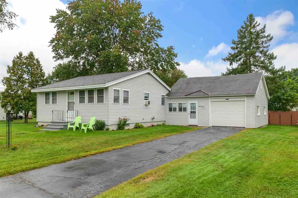 11 Pine Street Merrimack NH 03054