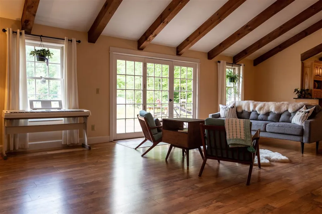 277 Kings Highway Middleton NH 03887