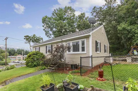 4 Chapel Hill Drive Nashua NH 03063-2904