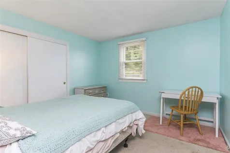 4 Chapel Hill Drive Nashua NH 03063-2904