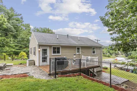4 Chapel Hill Drive Nashua NH 03063-2904
