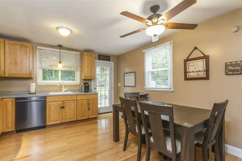 4 Chapel Hill Drive Nashua NH 03063-2904