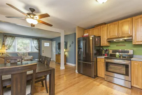 4 Chapel Hill Drive Nashua NH 03063-2904
