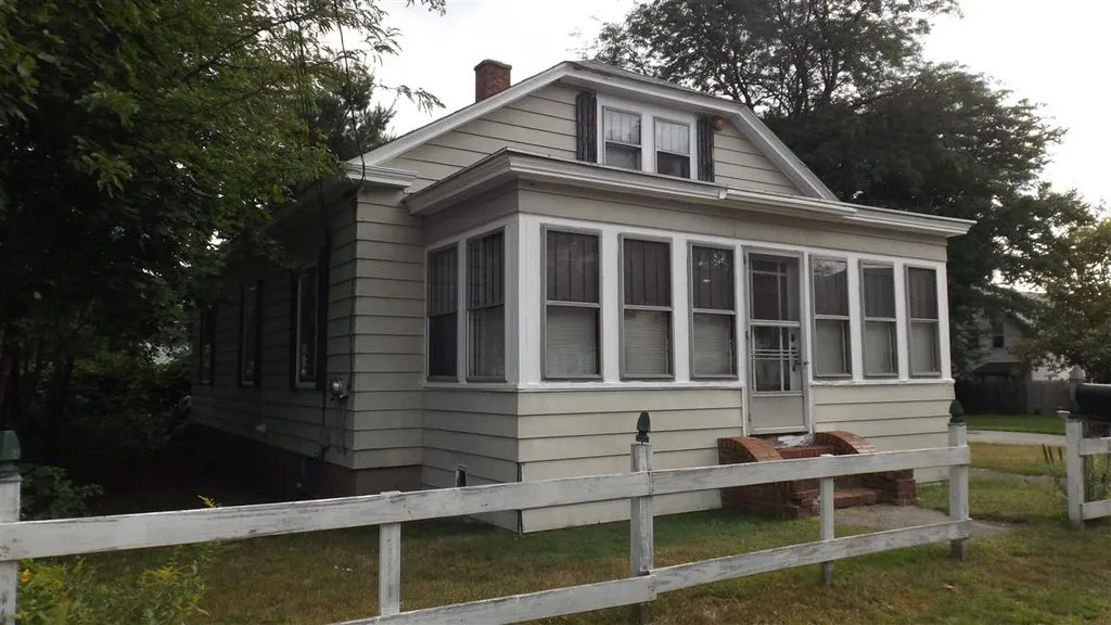 12 Cleveland Street Rochester NH 03867