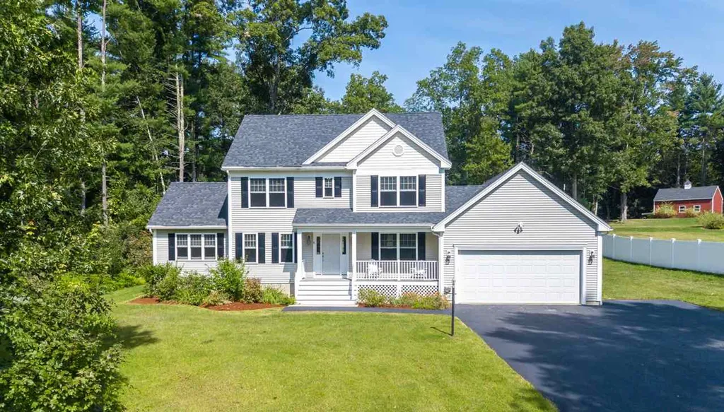 17 Groton Road Nashua NH 03062