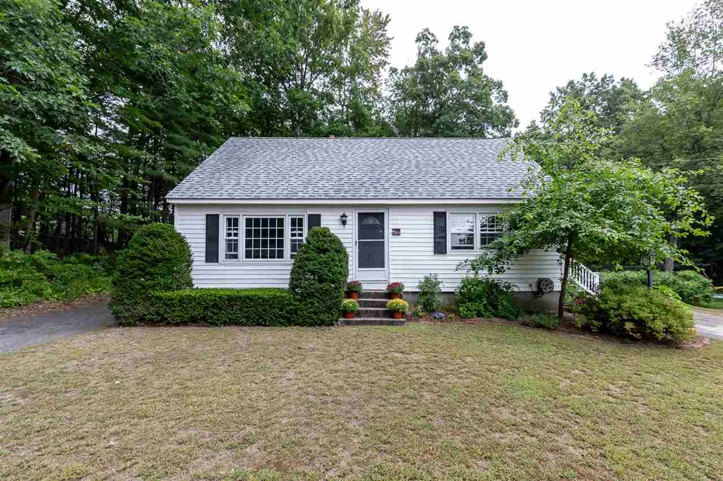 15 Hideaway Road Nashua NH 03064