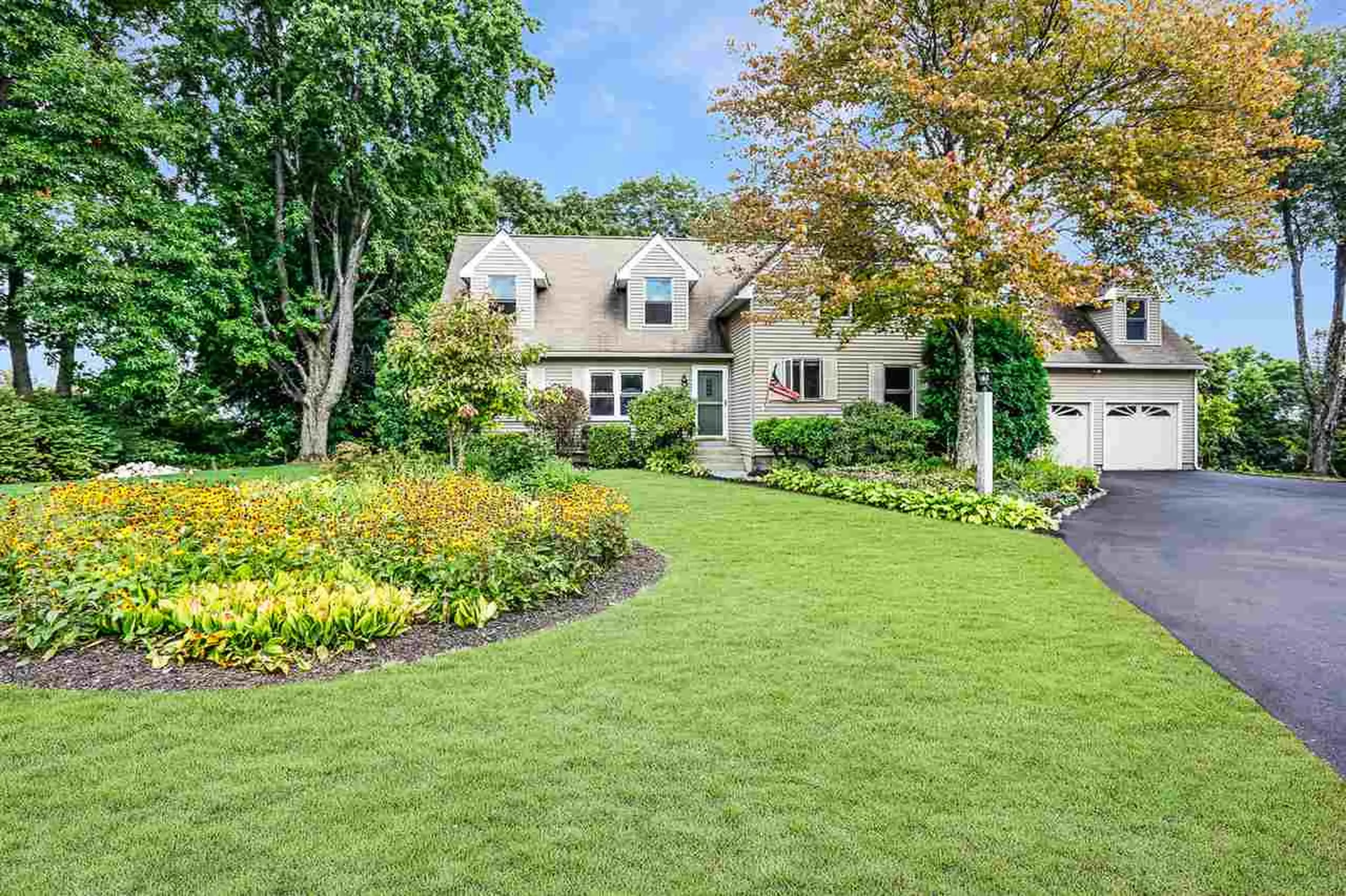 227 Lakeview Lane Manchester NH 03104