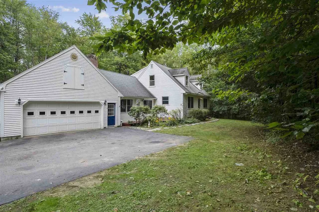20 Rand Road Bow NH 03304