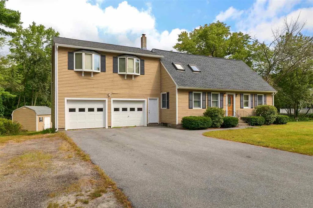 12 Heritage Road Pelham NH 03076