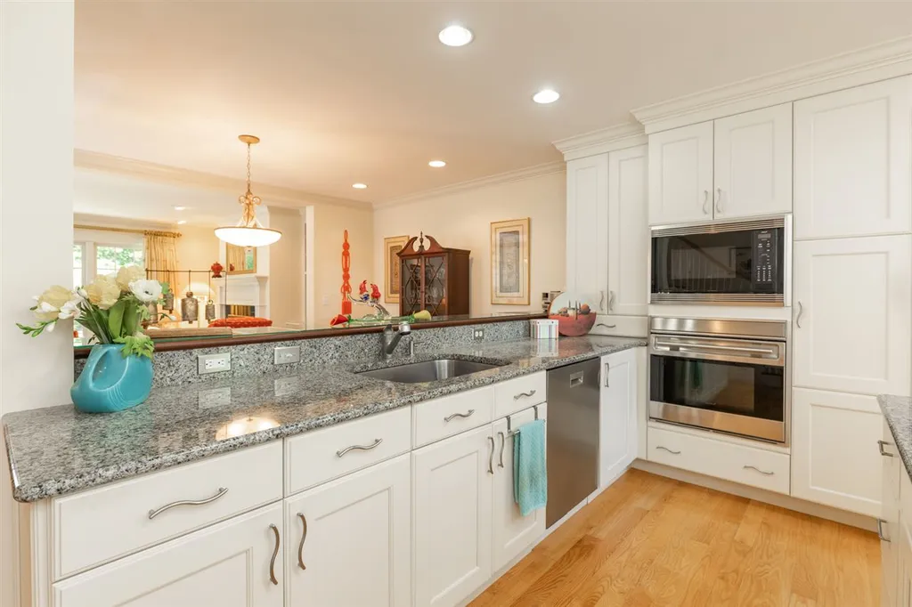 579 Sagamore Avenue Portsmouth NH 03801