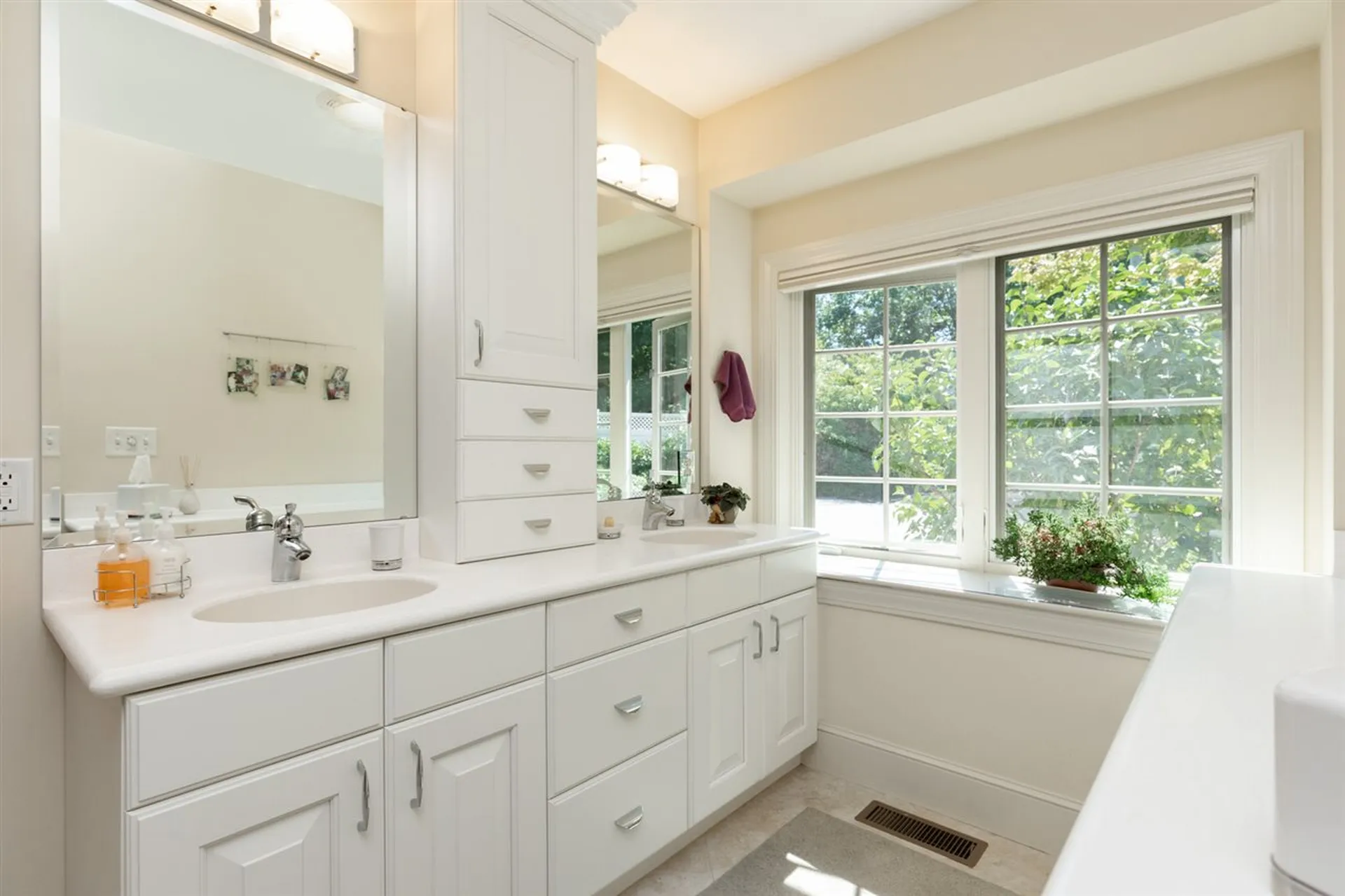 579 Sagamore Avenue Portsmouth NH 03801