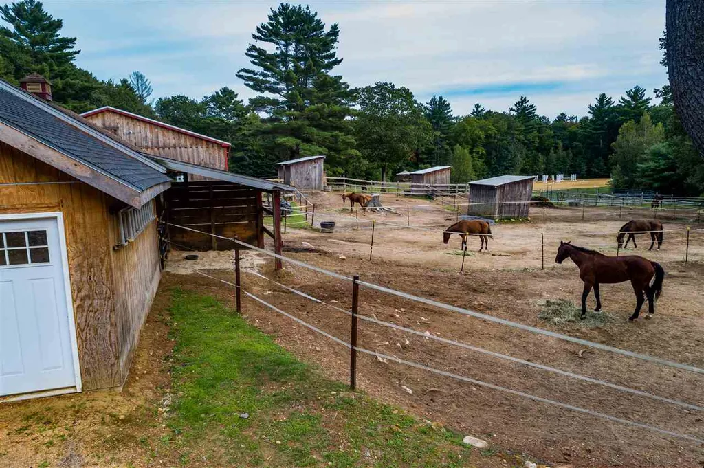 238 Hoadley Road Belmont NH 03220