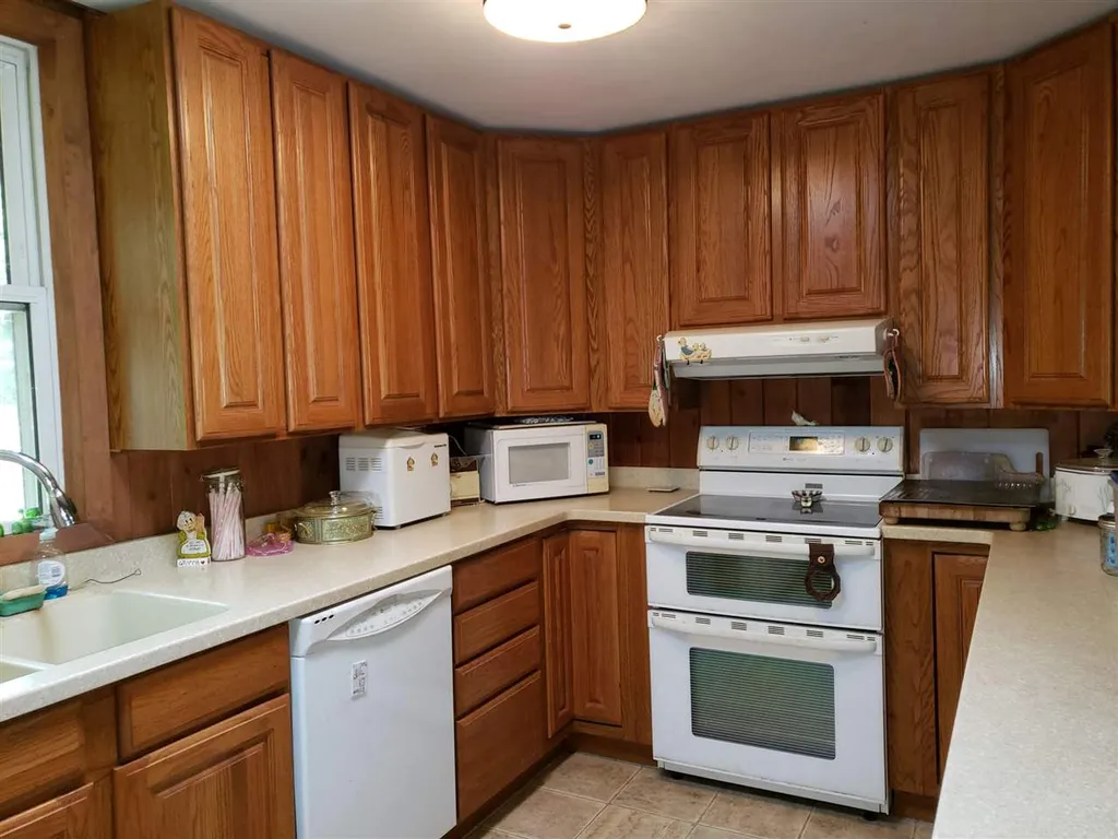 22 Lake View Stoddard NH 03464