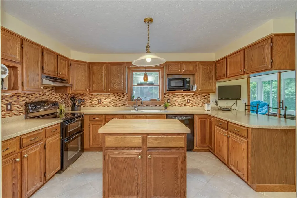 33 Irving Drive Concord NH 03301