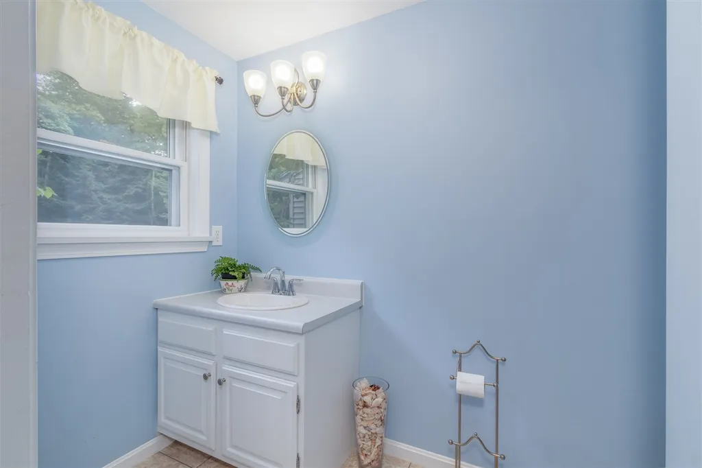 33 Irving Drive Concord NH 03301