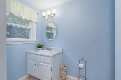 33 Irving Drive Concord NH 03301