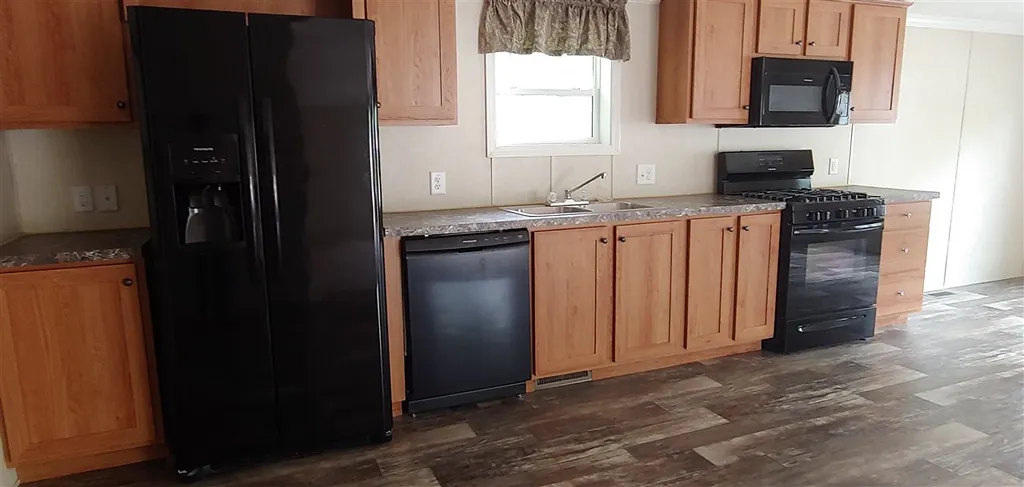 3 Marilyn Drive Allenstown NH 03275