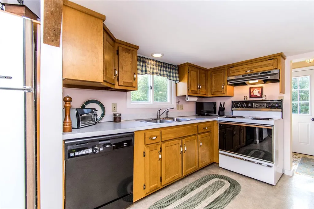 91 Blake Road Epping NH 03042