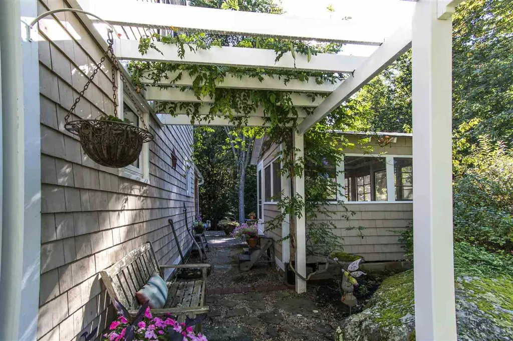 91 Blake Road Epping NH 03042