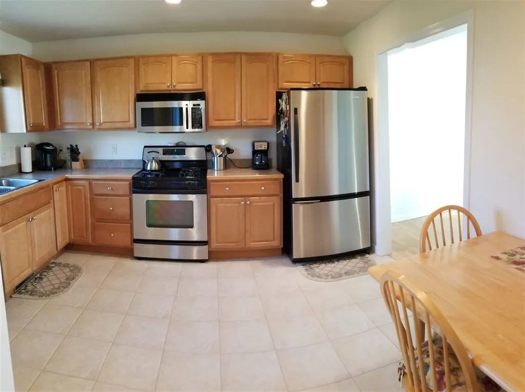 13 Whittemore Road Pembroke NH 03275