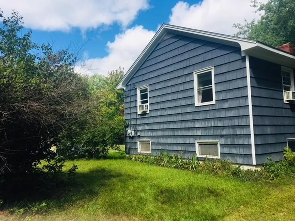 61 Betts Road Rochester NH 03867