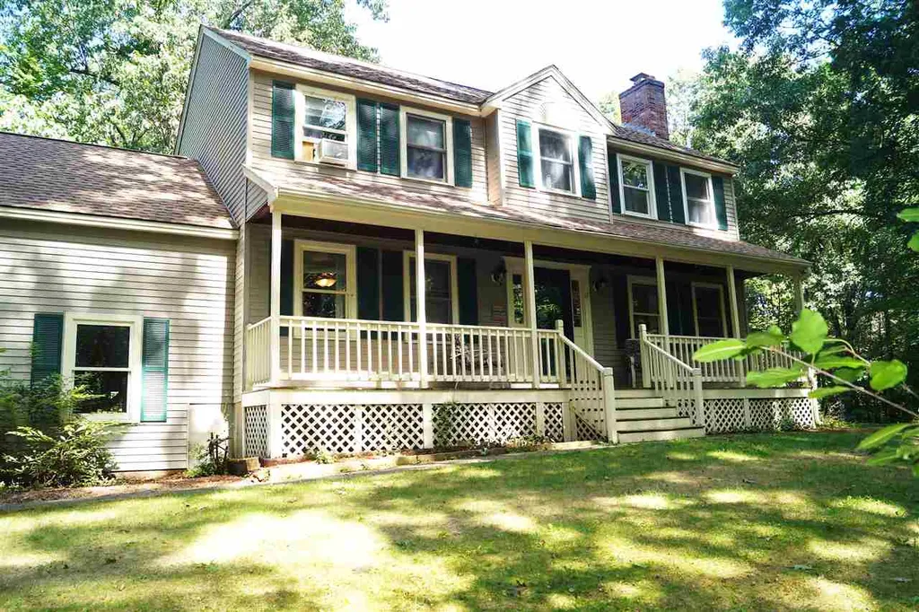 17 Brandy Lane Pelham NH 03076