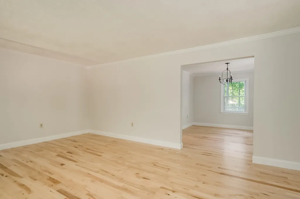 8 Sunnyside Drive Durham NH 03824