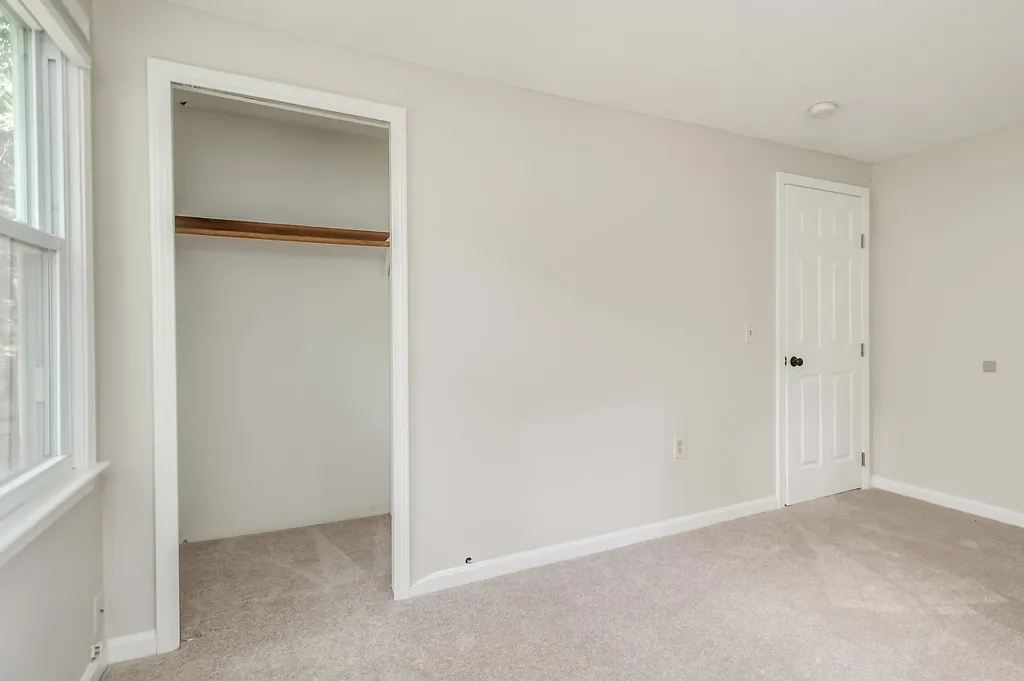 8 Sunnyside Drive Durham NH 03824