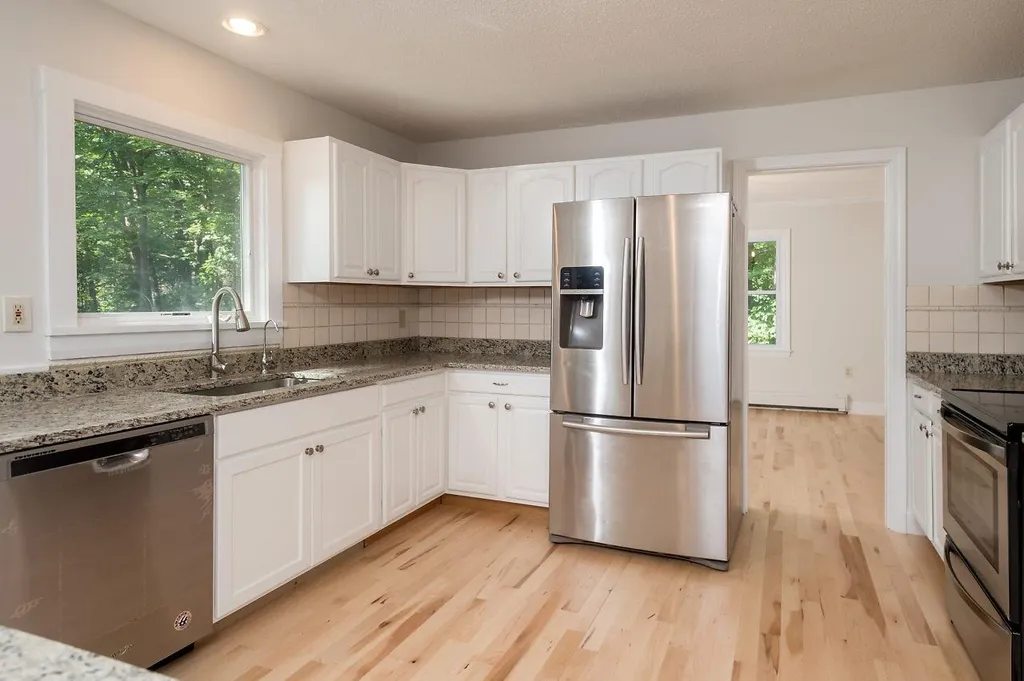 8 Sunnyside Drive Durham NH 03824
