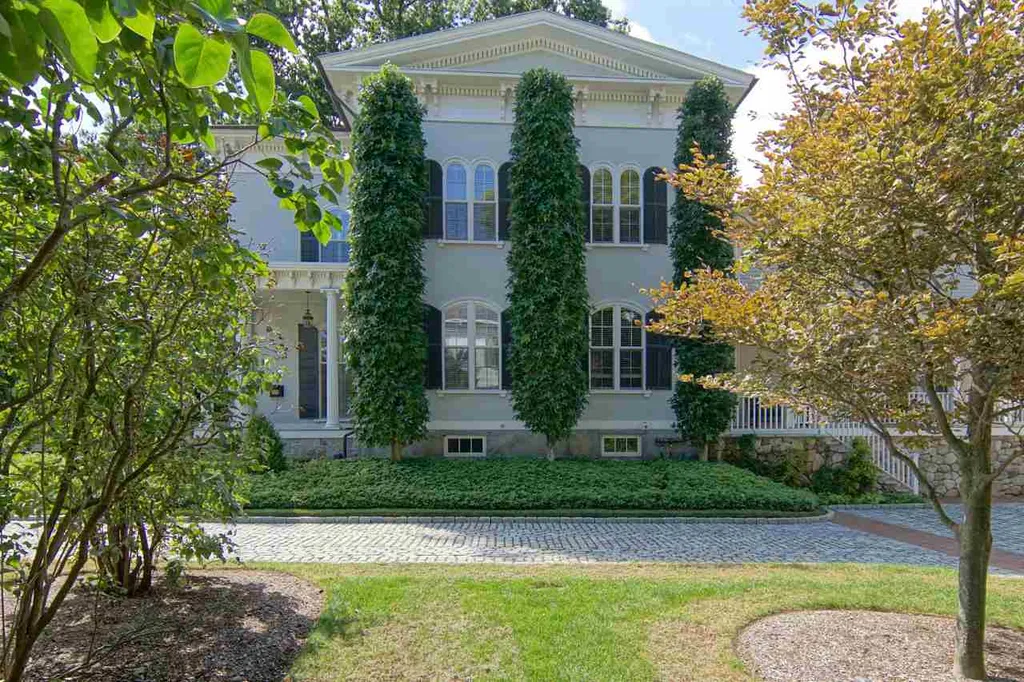 89 Front Street Exeter NH 03833