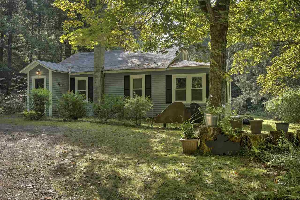 166 Christian Hill Road Swanzey NH 03446