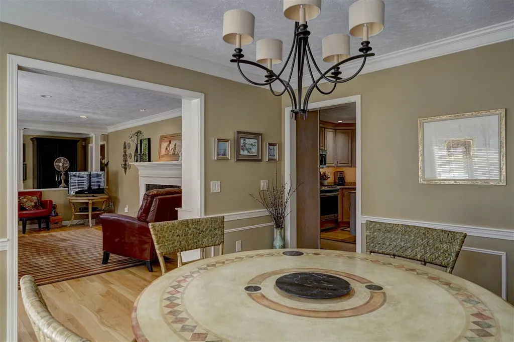 14 Pilgrim Drive Bedford NH 03110