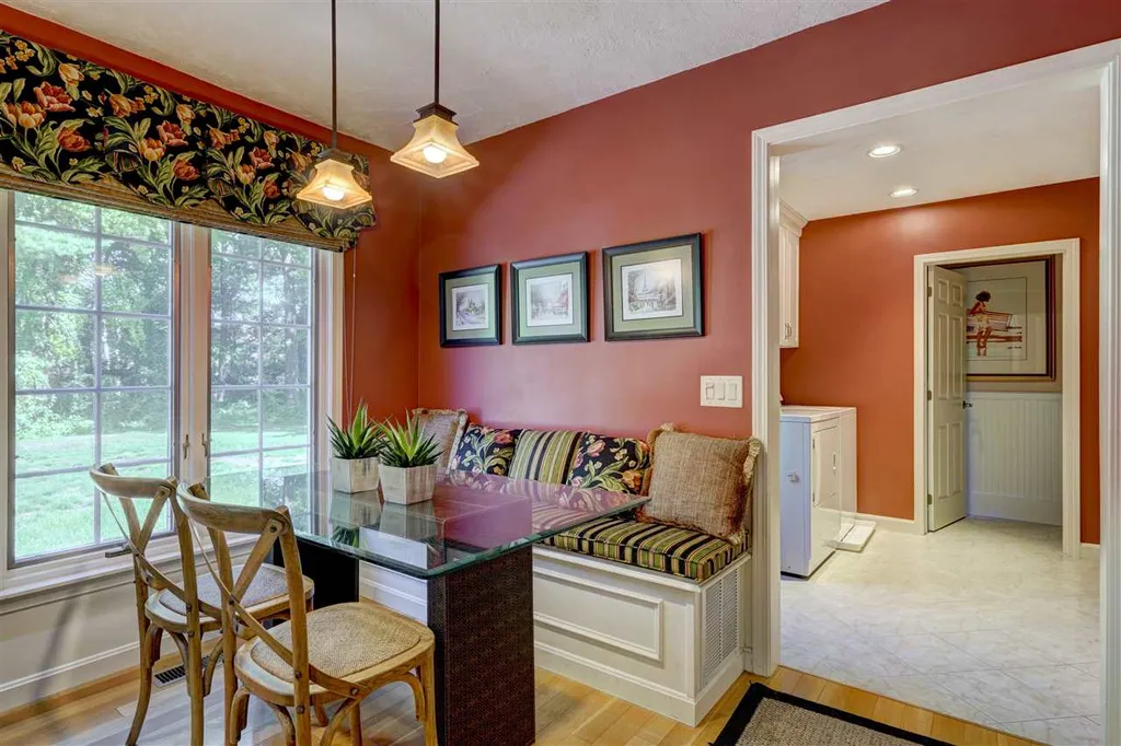 14 Pilgrim Drive Bedford NH 03110