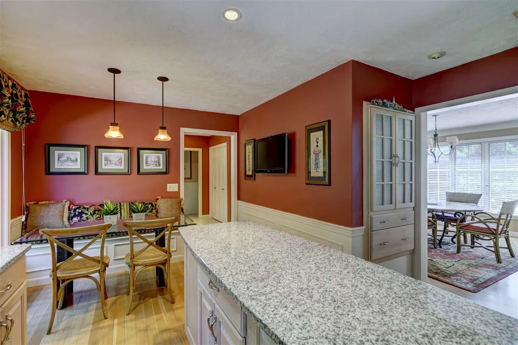 14 Pilgrim Drive Bedford NH 03110