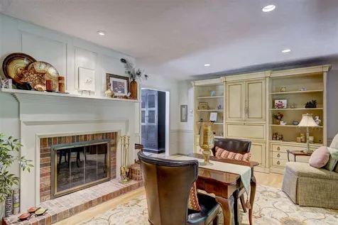 14 Pilgrim Drive Bedford NH 03110
