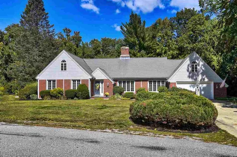 14 Pilgrim Drive Bedford NH 03110