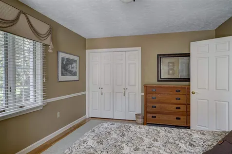 14 Pilgrim Drive Bedford NH 03110