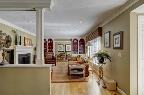 14 Pilgrim Drive Bedford NH 03110
