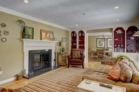 14 Pilgrim Drive Bedford NH 03110