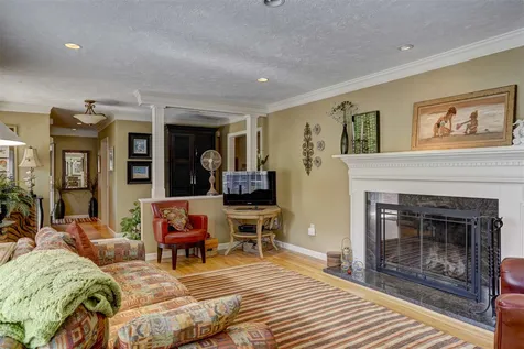 14 Pilgrim Drive Bedford NH 03110