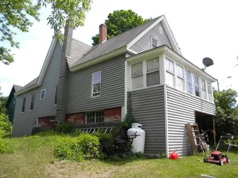 24 Meadow Street Claremont NH 03743