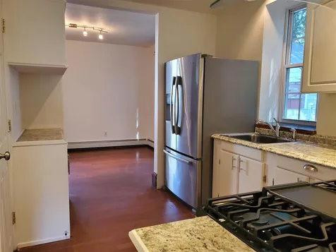 33 Beechmont Street Claremont NH 03743