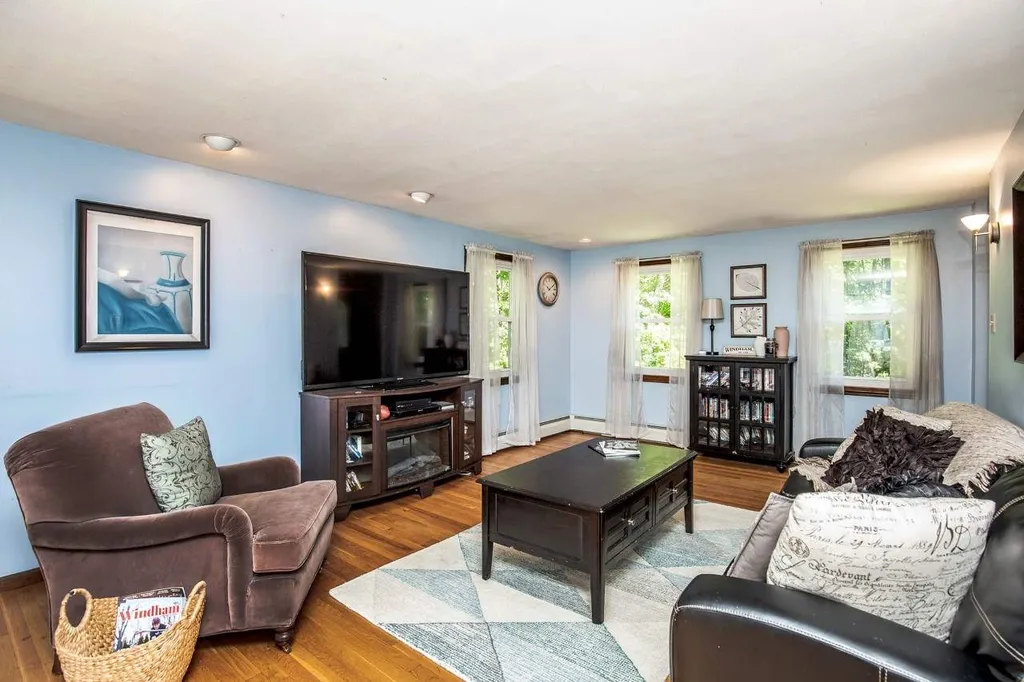 24 Morrison Road Windham NH 03087