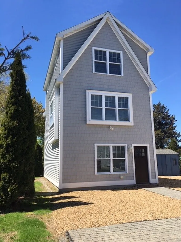 7 Cora Avenue Hampton NH 03842