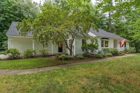 11 Baxter Court Gilford NH 03249