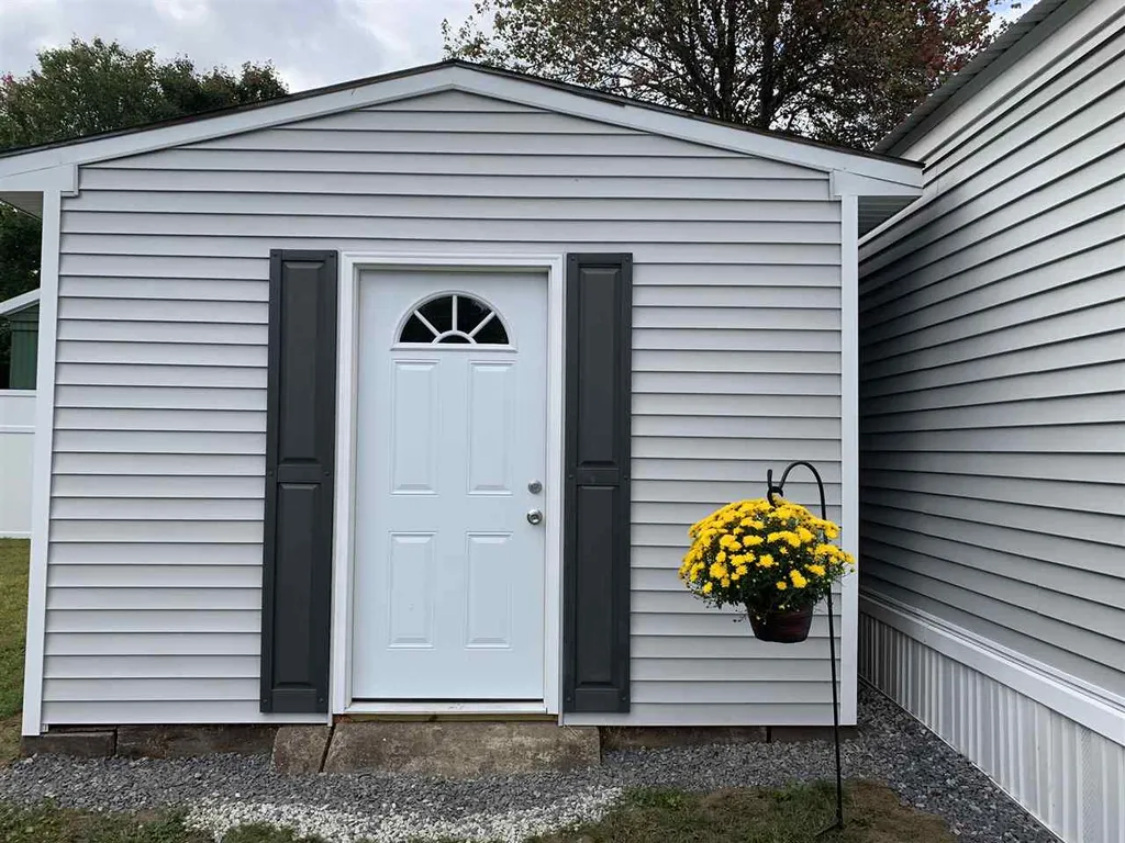 87 Crystal Springs Way Somersworth NH 03878