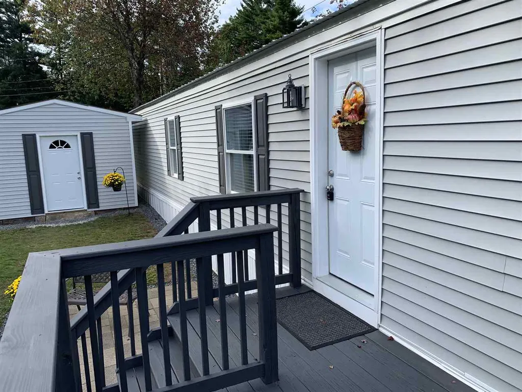 87 Crystal Springs Way Somersworth NH 03878